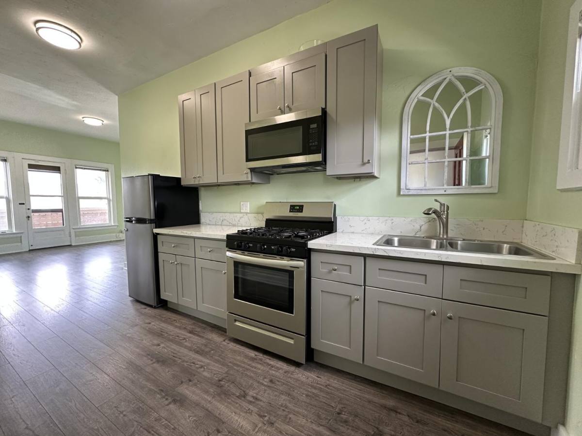 Apartment for rent at 528 W Pedregosa St #4, Santa Barbara, CA 93101