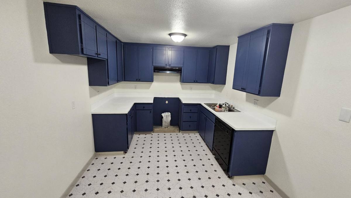 Apartment for rent at 1005 Arthur St #1, Aberdeen, WA 98520