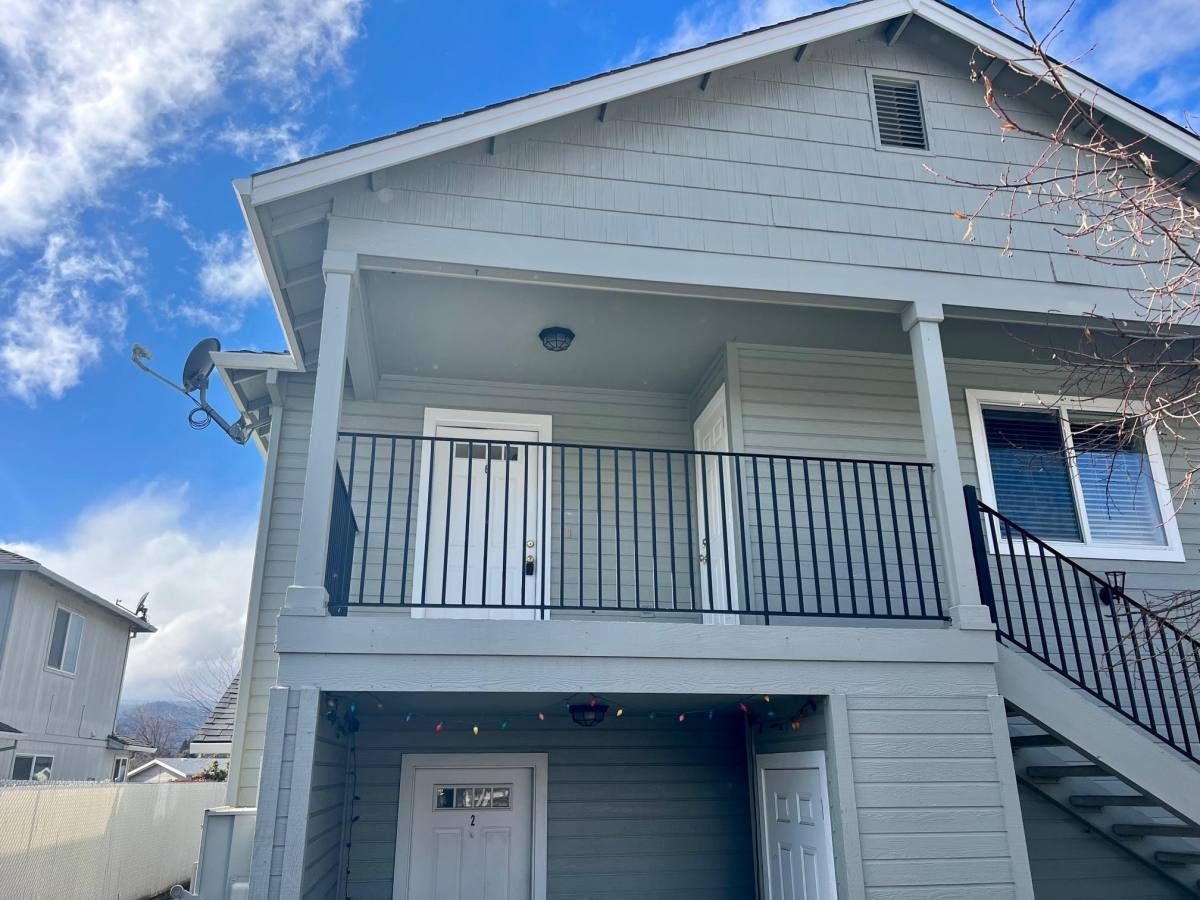 Apartment for rent at Countryside Village, 501 Briarwood Dr #6, Central Point, OR 97502