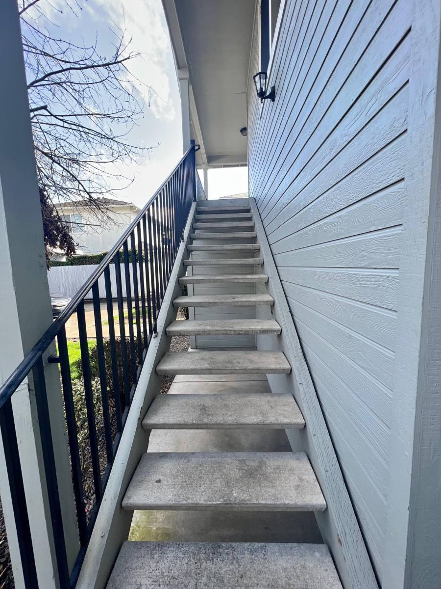 Apartment for rent at Countryside Village, 501 Briarwood Dr #6, Central Point, OR 97502