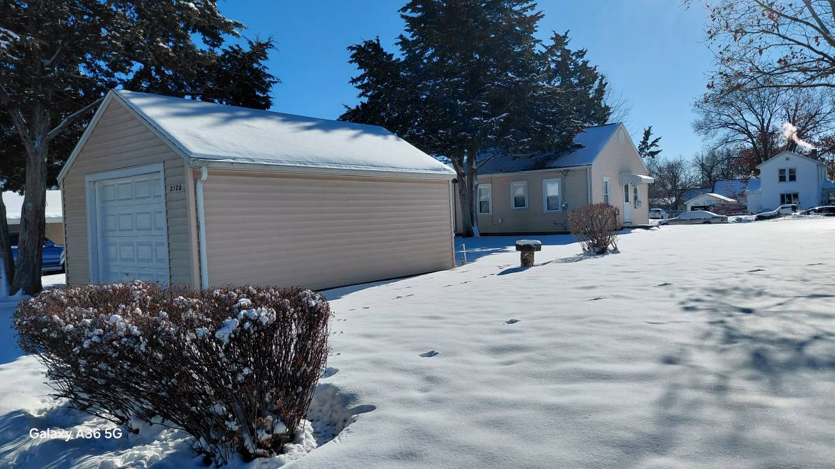 House for rent at 2120 W 17th St, Davenport, IA 52804