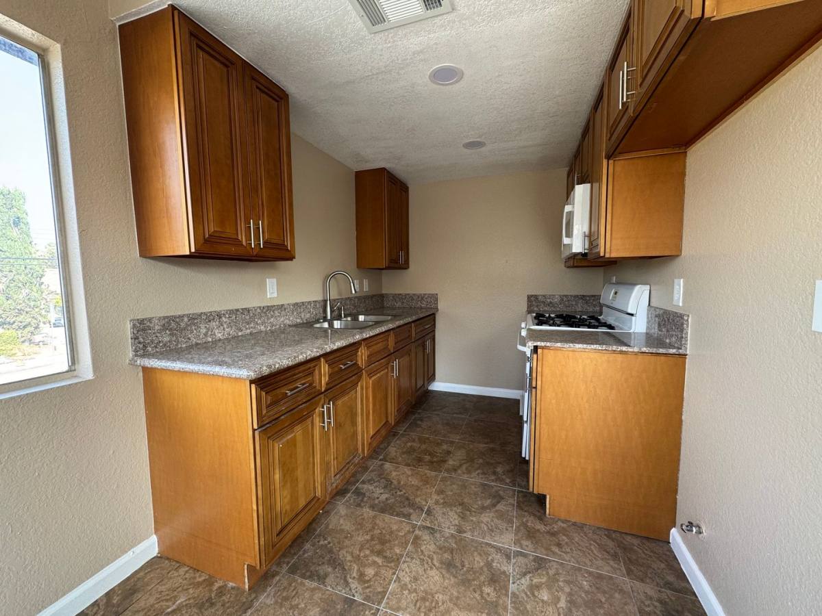 Apartment for rent at 1447 Pumalo St, San Bernardino, CA 92404