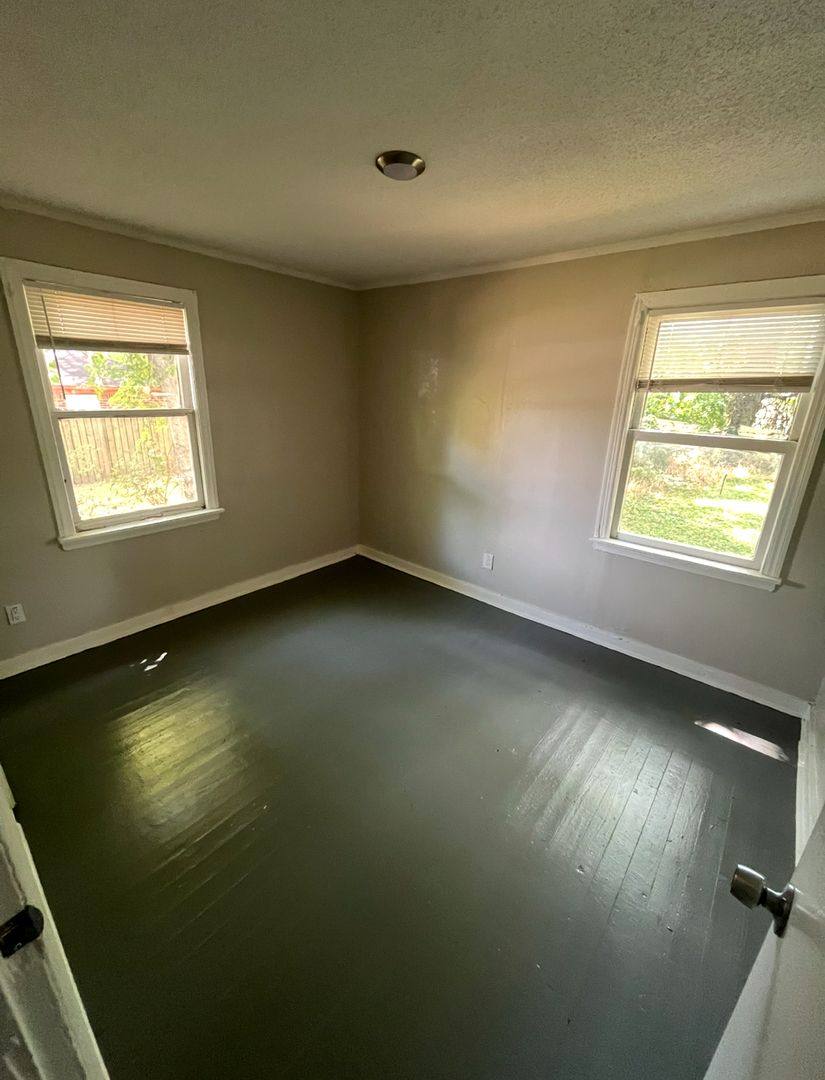 Apartment for rent at 1591 Locust, Memphis, TN 38108