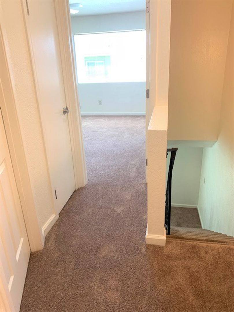 Townhouse for rent at 268 Douglas St, Petaluma, CA 94952