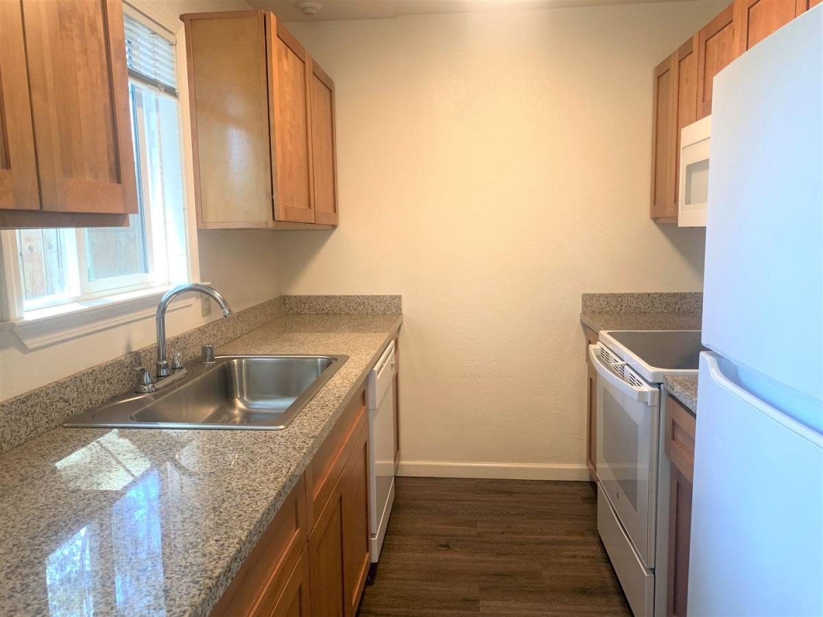 Townhouse for rent at 268 Douglas St, Petaluma, CA 94952