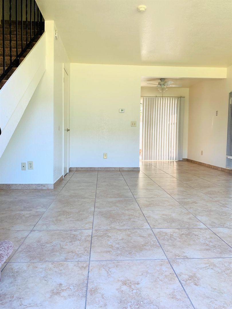 Townhouse for rent at 268 Douglas St, Petaluma, CA 94952