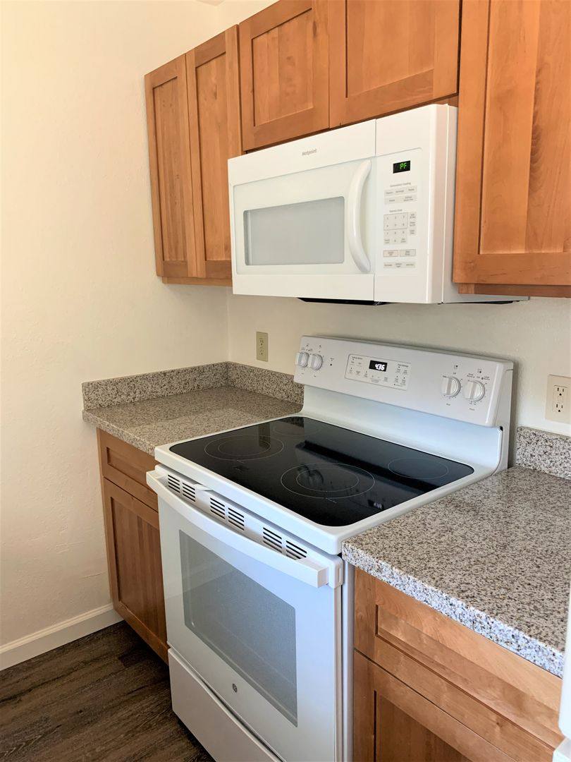 Townhouse for rent at 268 Douglas St, Petaluma, CA 94952