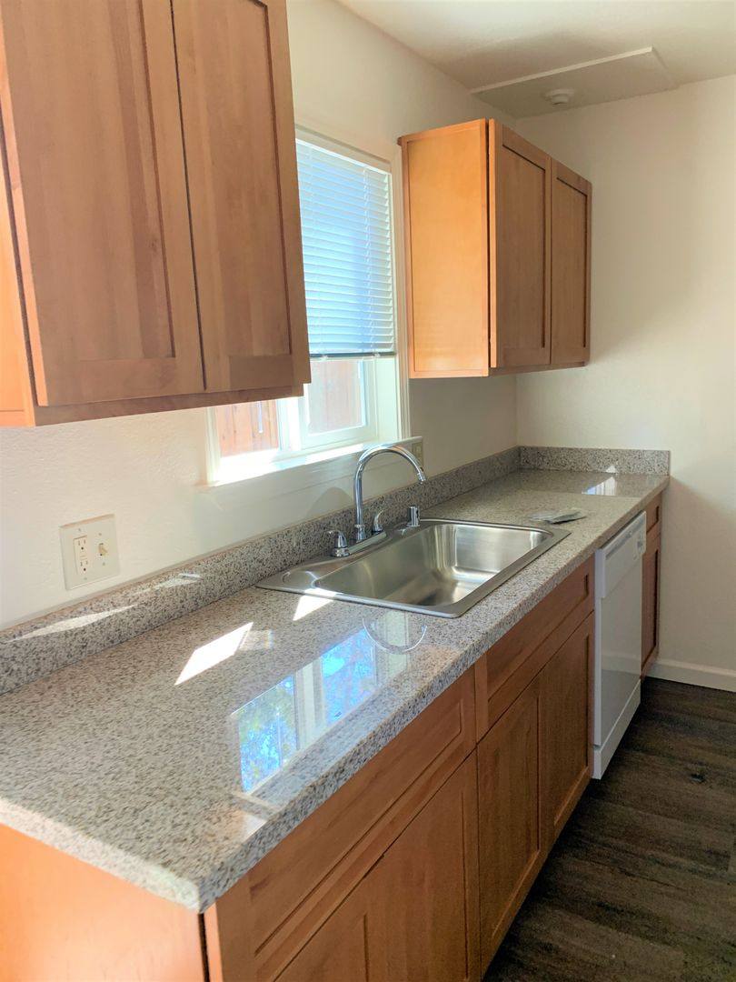 Townhouse for rent at 268 Douglas St, Petaluma, CA 94952