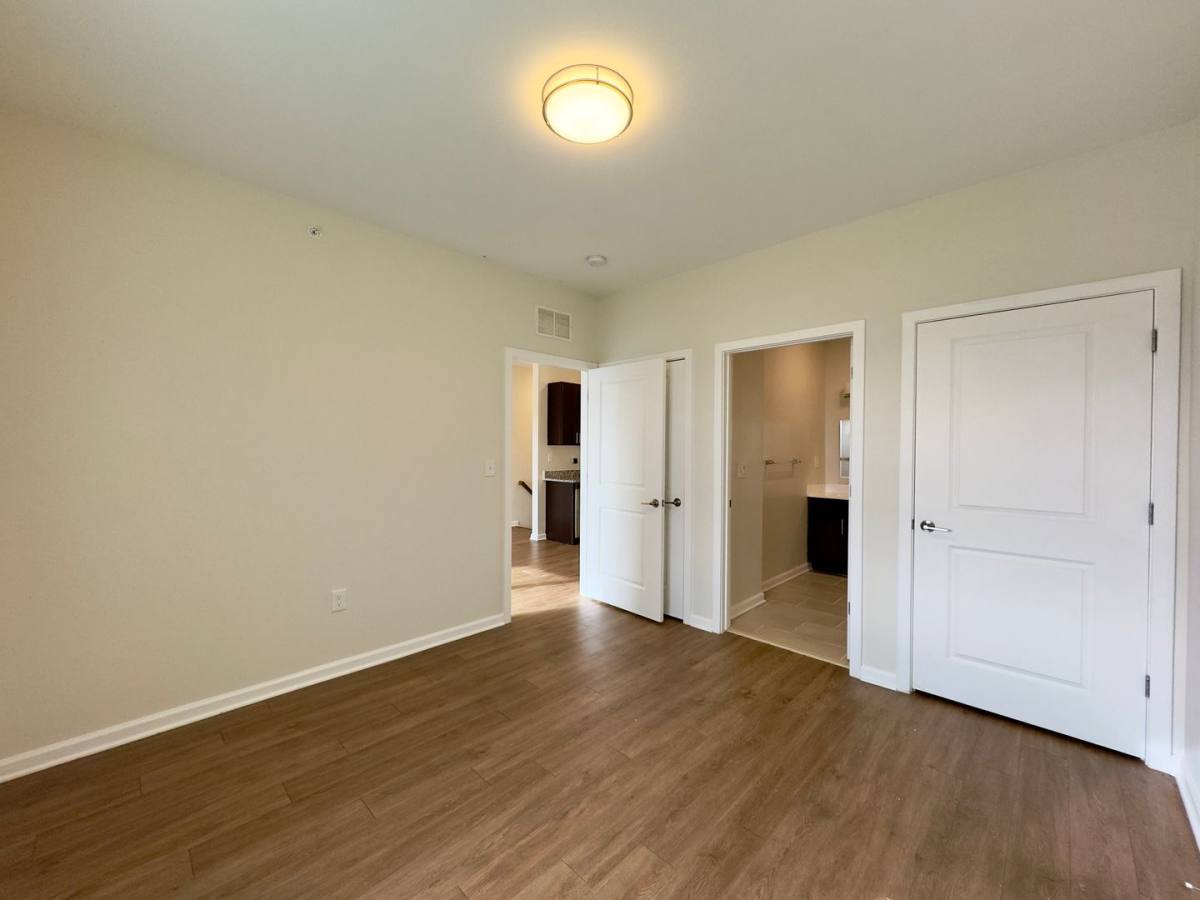 Apartment for rent at 4909 Hamilton Ave, Baltimore, MD 21206