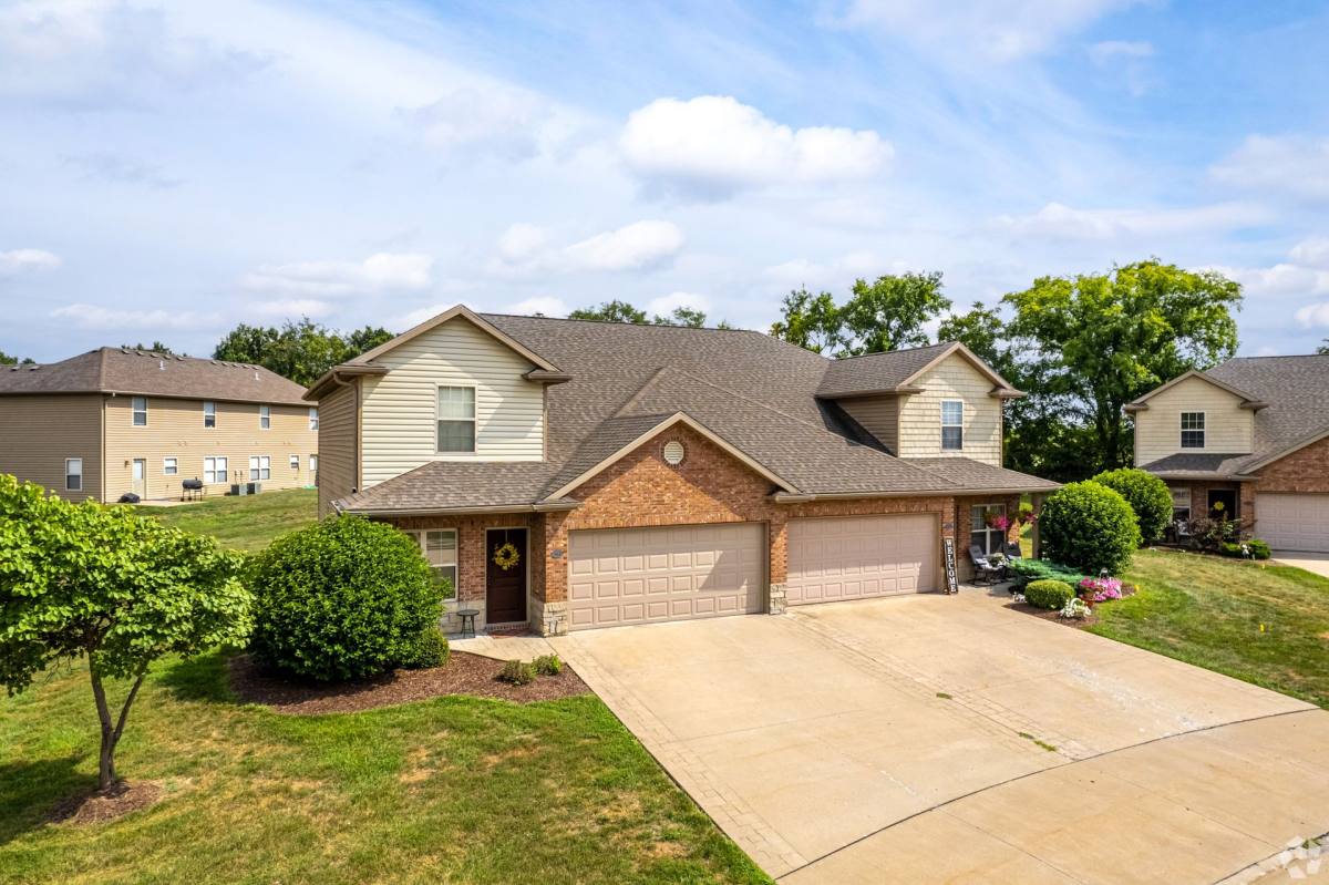 Townhouse for rent at 3101 Jenne Hill Dr, Columbia, MO 65202