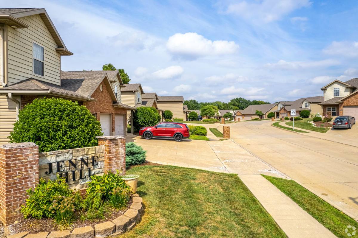 Townhouse for rent at 3101 Jenne Hill Dr, Columbia, MO 65202