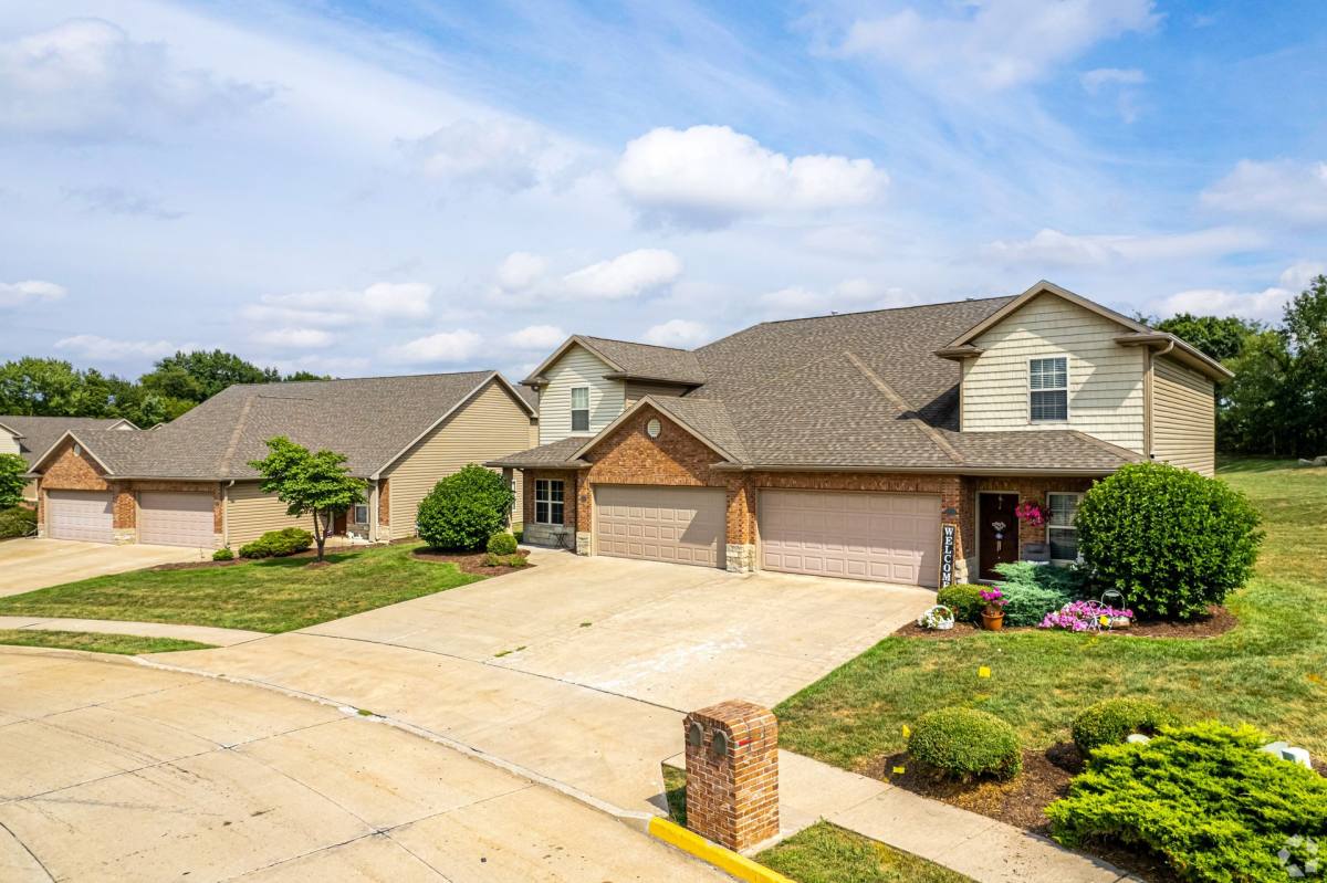 Townhouse for rent at 3101 Jenne Hill Dr, Columbia, MO 65202