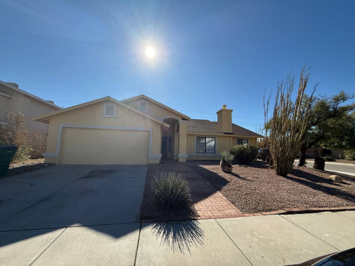 House for rent at 2791 W Redmond Dr, Tucson, AZ 85742