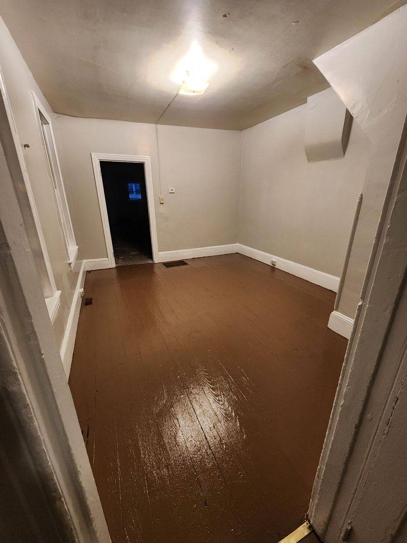 Apartment for rent at 1023 Greenwich St, Reading, PA 19604