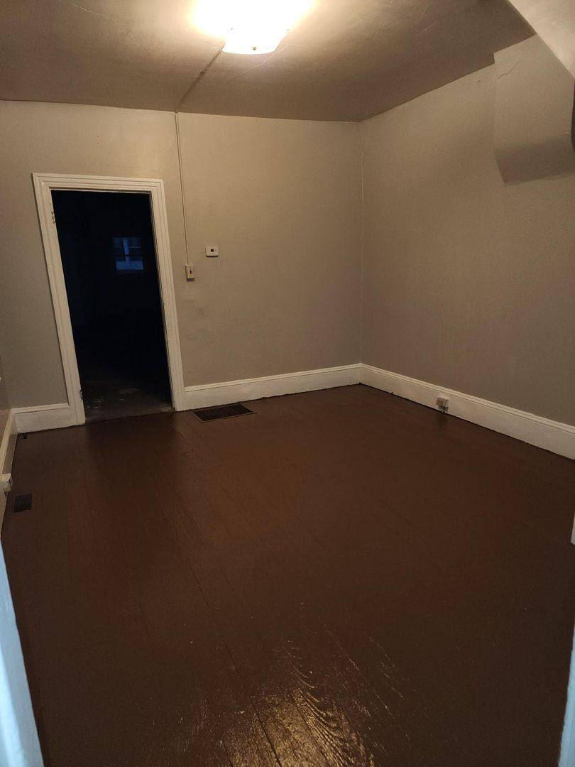 Apartment for rent at 1023 Greenwich St, Reading, PA 19604