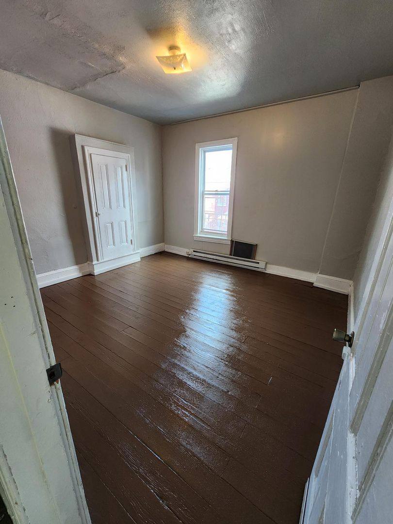 Apartment for rent at 1023 Greenwich St, Reading, PA 19604