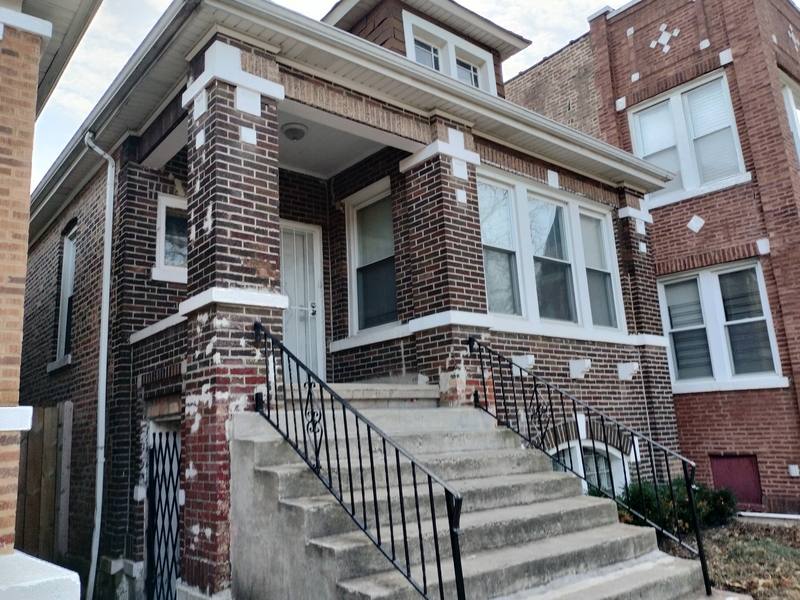 House for rent at 705 E 92nd St, Chicago, IL 60619