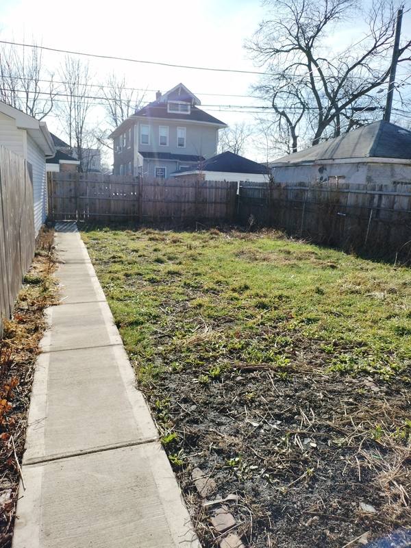 House for rent at 705 E 92nd St, Chicago, IL 60619