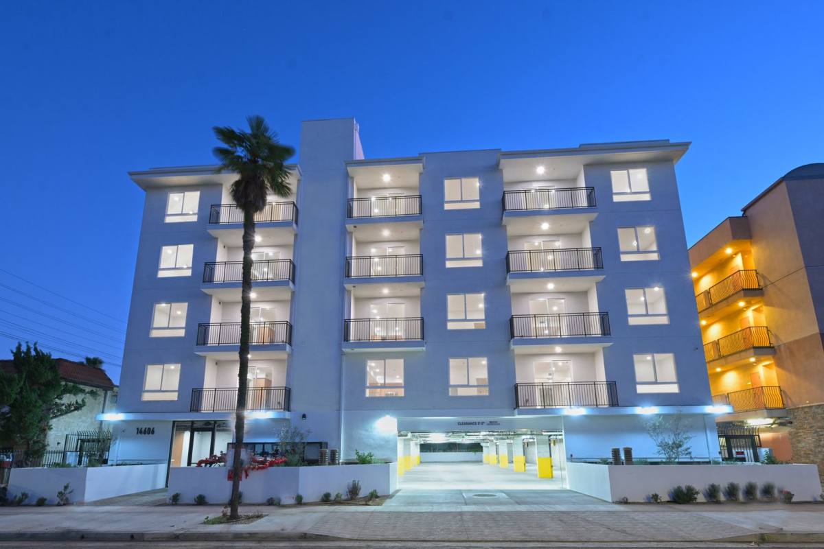 Apartment for rent at 14606 Sylvan St, Van Nuys, CA 91411
