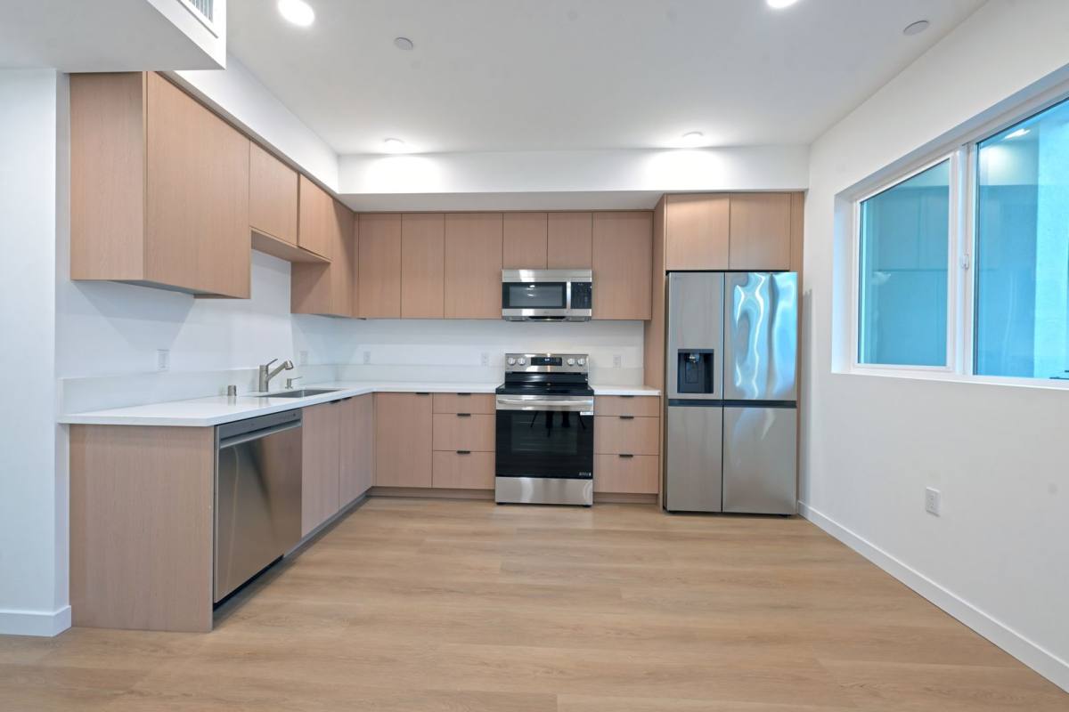 Apartment for rent at 14606 Sylvan St, Van Nuys, CA 91411