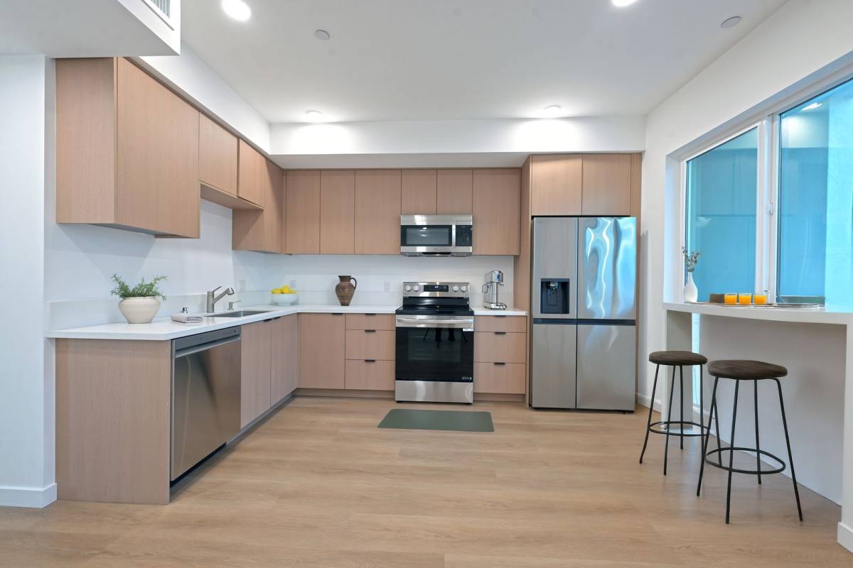 Apartment for rent at 14606 Sylvan St, Van Nuys, CA 91411