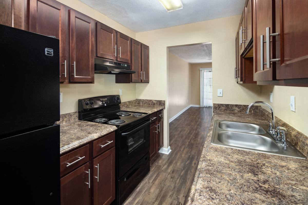 Apartment for rent at 1105 Fountain Lake Dr, Brunswick, GA 31525