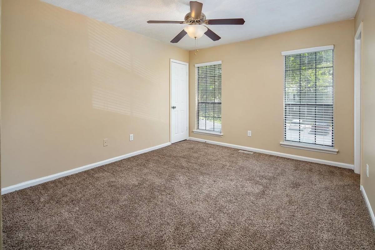 Apartment for rent at 1105 Fountain Lake Dr, Brunswick, GA 31525