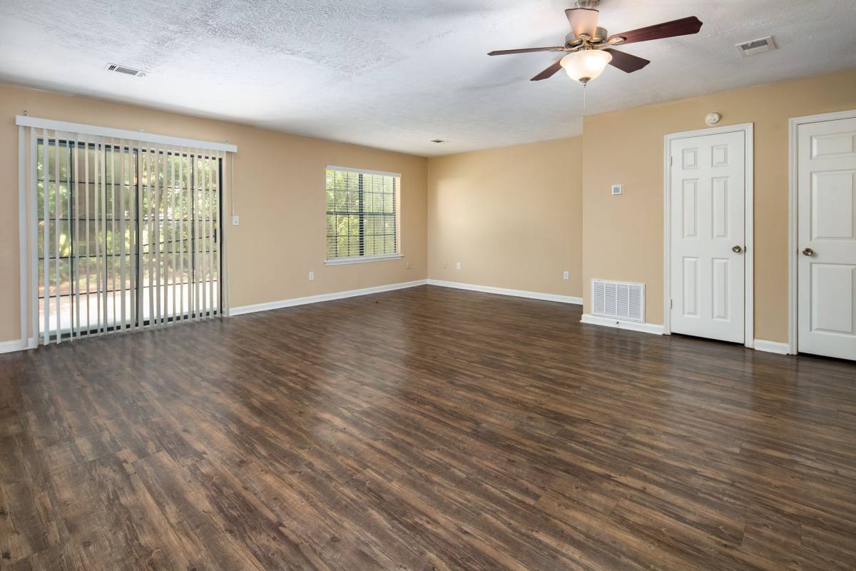 Apartment for rent at 1105 Fountain Lake Dr, Brunswick, GA 31525