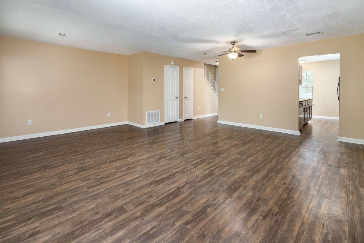 Apartment for rent at 1105 Fountain Lake Dr, Brunswick, GA 31525