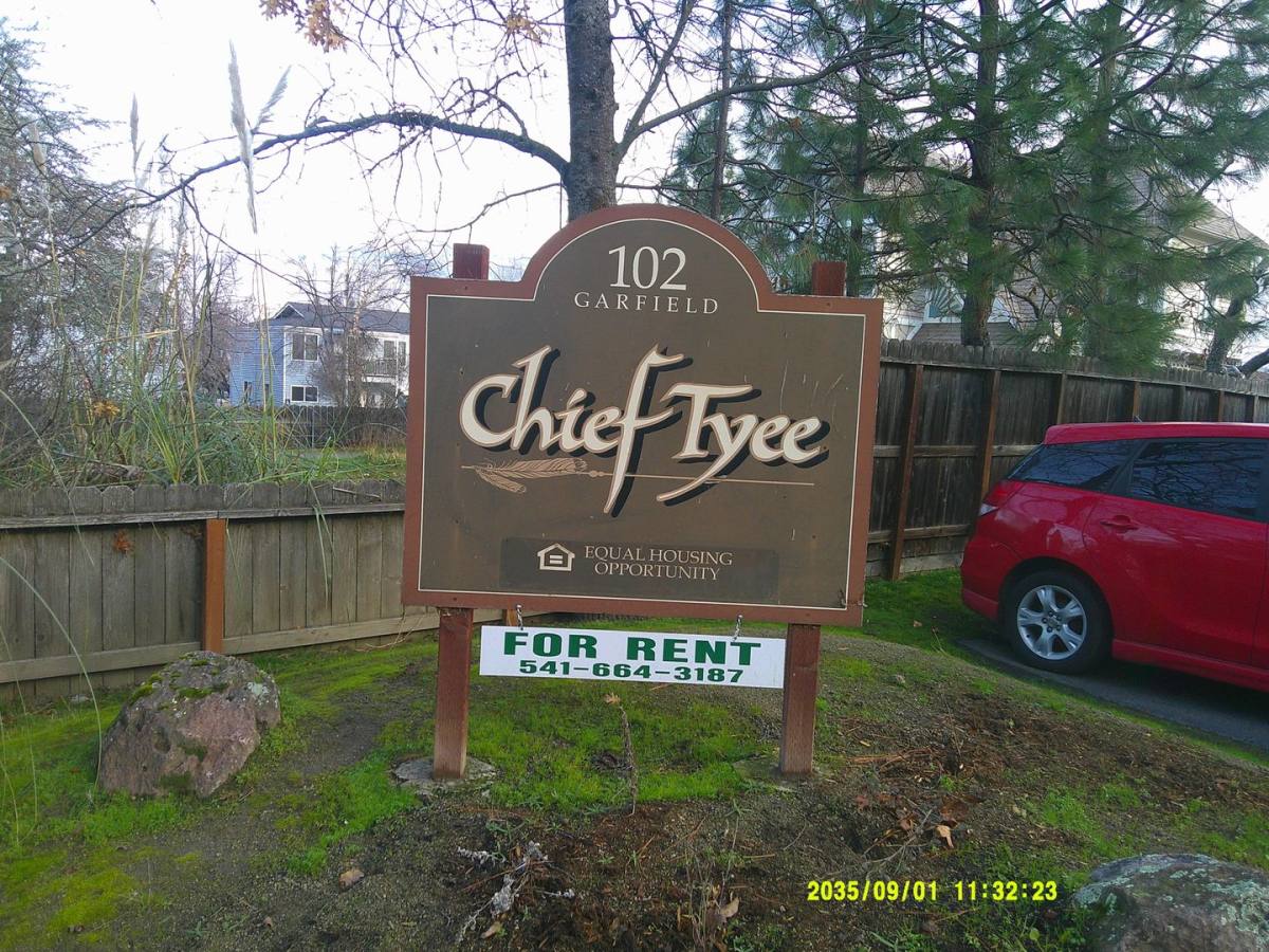 Townhouse for rent at 102 Garfield St, Ashland, OR 97520