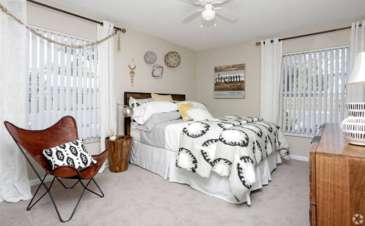 Apartment for rent at 7325 Goldenpointe Blvd, Orlando, FL 32807