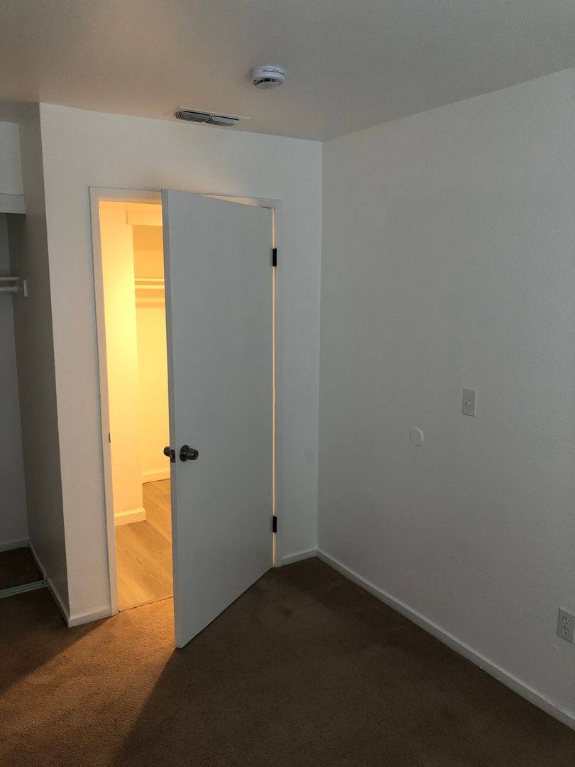 Apartment for rent at 2601 Howe Ave, Sacramento, CA 95821