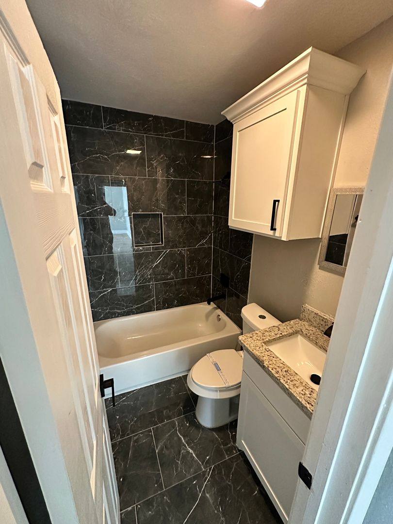 Apartment for rent at 211 SE 13th St, Grand Prairie, TX 75051