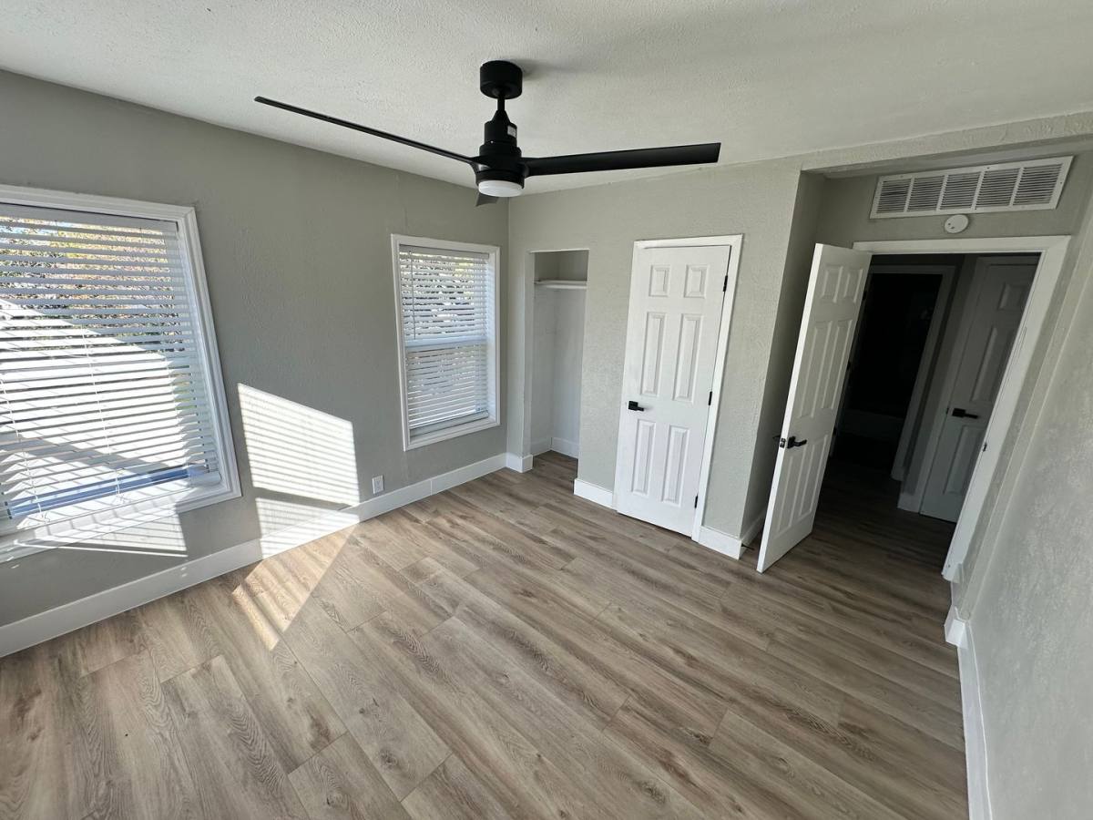 Apartment for rent at 211 SE 13th St, Grand Prairie, TX 75051