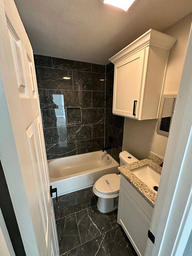 Apartment for rent at 211 SE 13th St, Grand Prairie, TX 75051