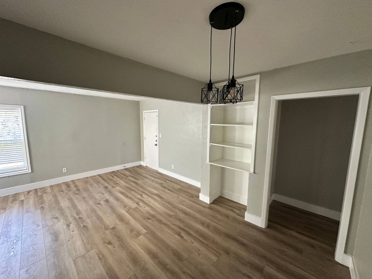 Apartment for rent at 211 SE 13th St, Grand Prairie, TX 75051