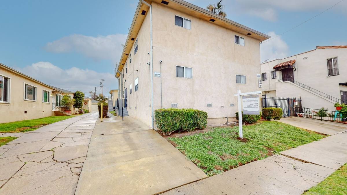 Apartment for rent at 5163-5167 Pickford St, Los Angeles, CA 90019