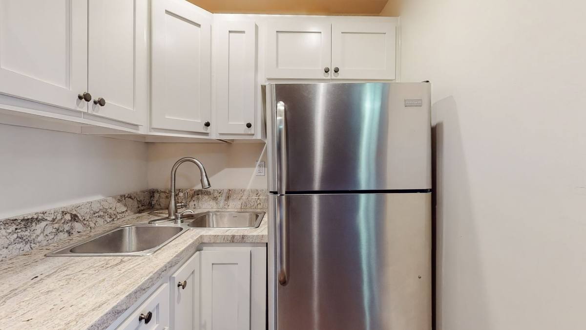 Apartment for rent at 5163-5167 Pickford St, Los Angeles, CA 90019