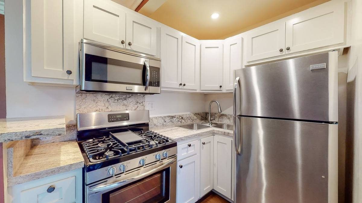 Apartment for rent at 5163-5167 Pickford St, Los Angeles, CA 90019