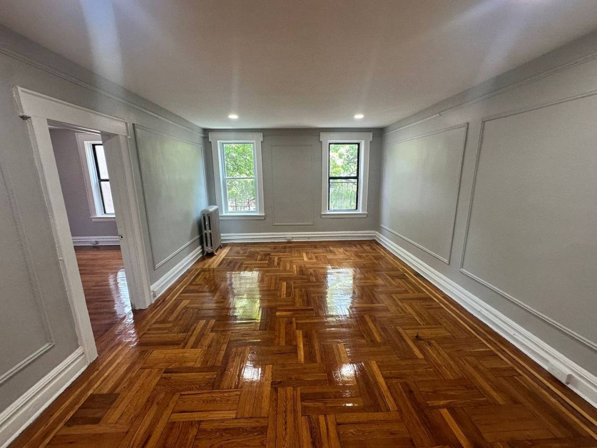 Apartment for rent at 182 N Arlington Ave, East Orange, NJ 07017