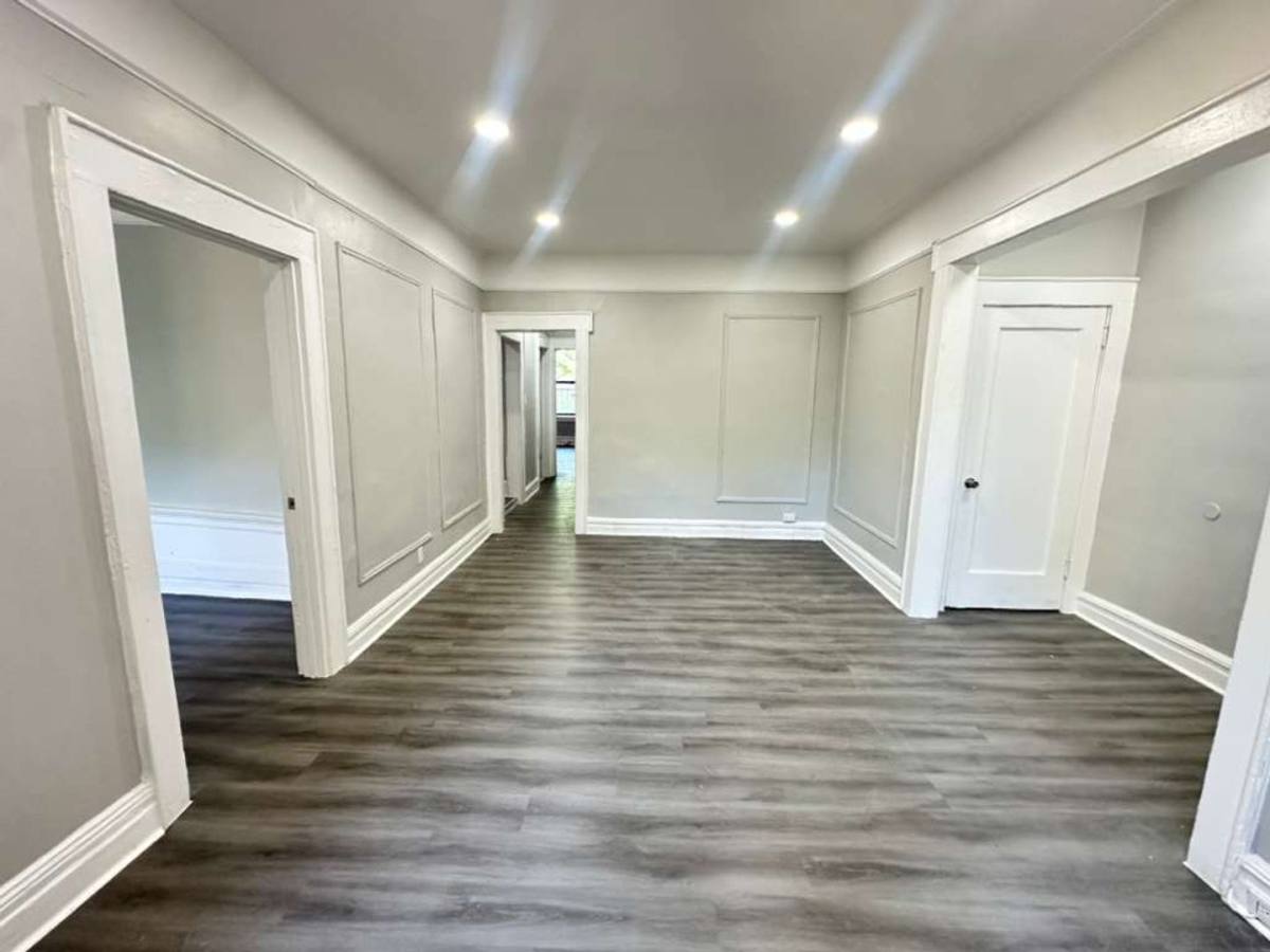 Apartment for rent at 182 N Arlington Ave, East Orange, NJ 07017
