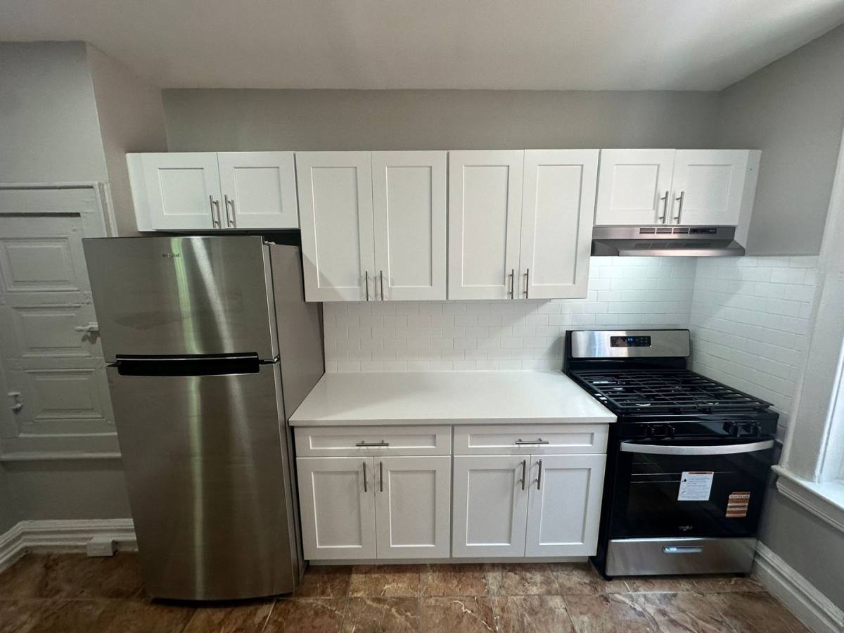 Apartment for rent at 182 N Arlington Ave, East Orange, NJ 07017