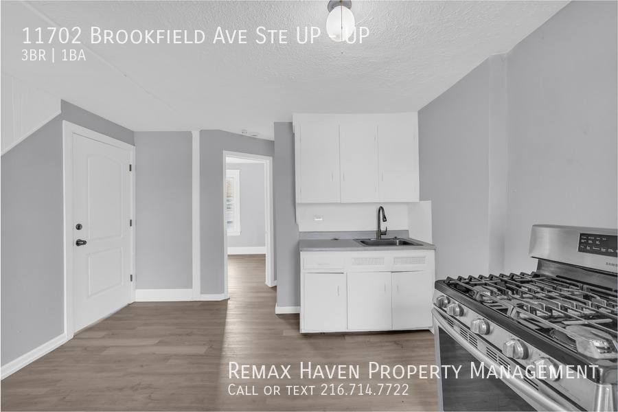 Apartment for rent at 11702 Brookfield Ave #UP, Cleveland, OH 44135