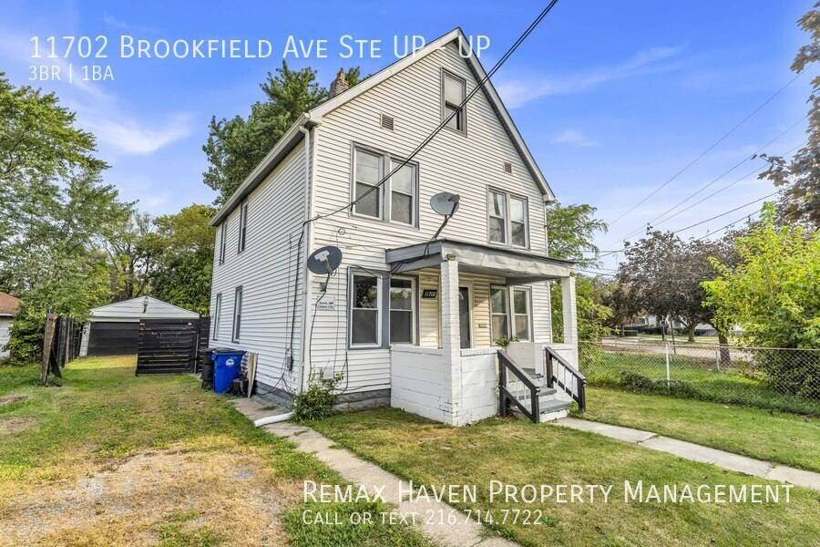 Apartment for rent at 11702 Brookfield Ave #UP, Cleveland, OH 44135