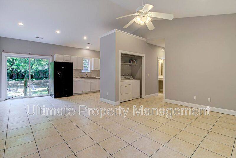 House for rent at 220-1 Rose Ave, Wilmington, NC 28403