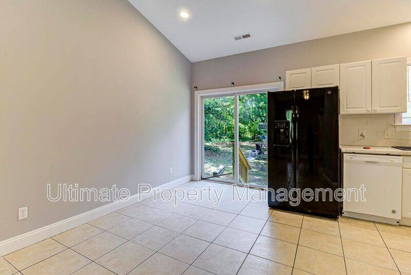 House for rent at 220-1 Rose Ave, Wilmington, NC 28403