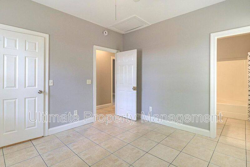 House for rent at 220-1 Rose Ave, Wilmington, NC 28403