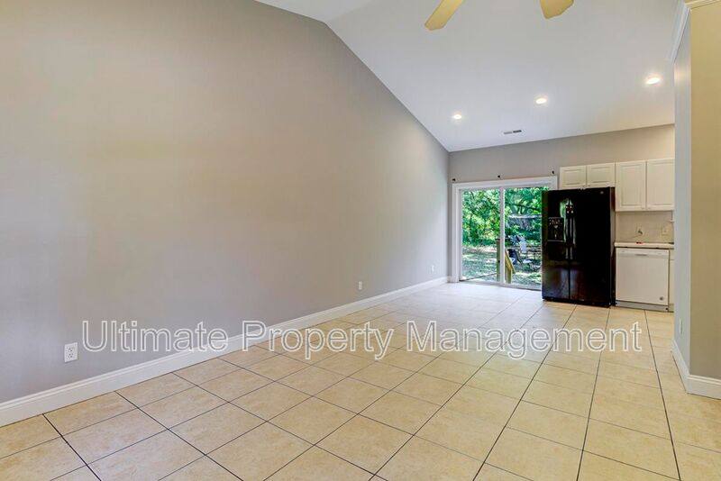 House for rent at 220-1 Rose Ave, Wilmington, NC 28403