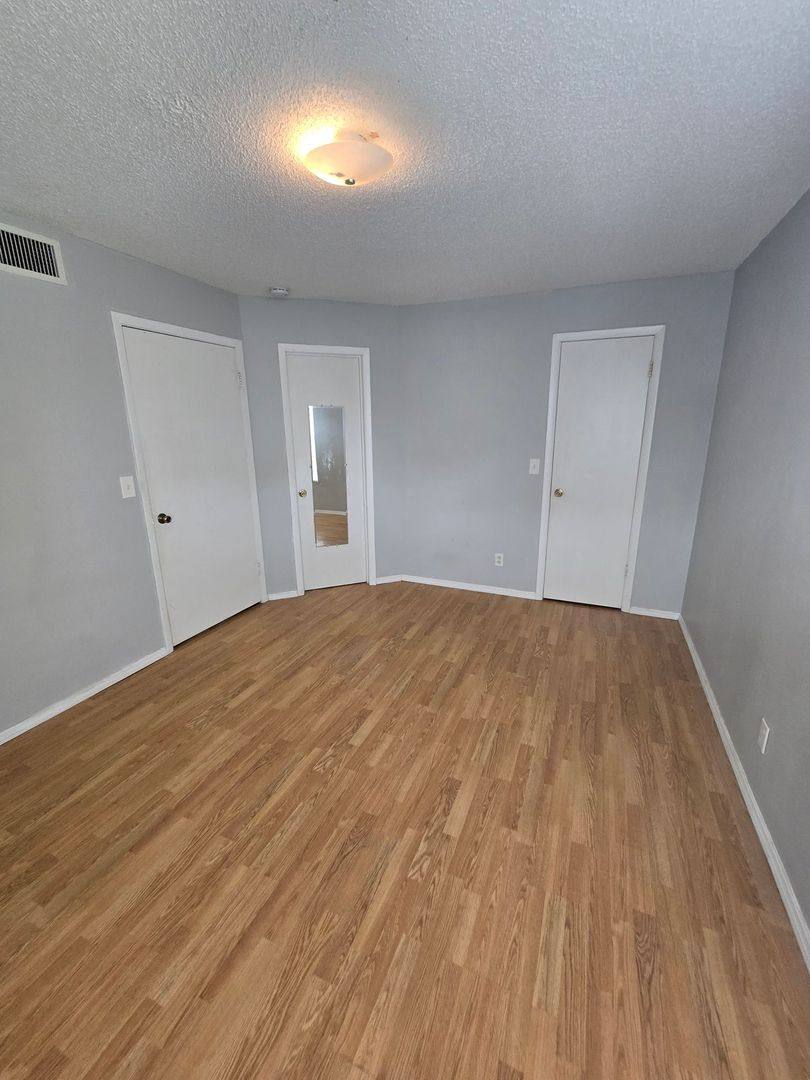 Condo for rent at 300 Lakepointe Dr, Altamonte Springs, FL 32701