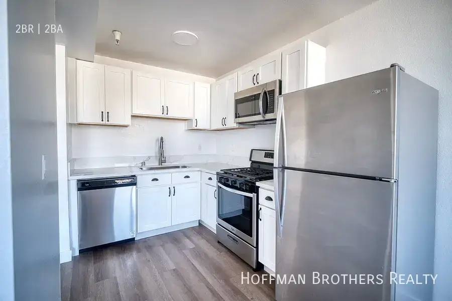 Apartment for rent at 1229 N Mansfield Ave #301, Los Angeles, CA 90038